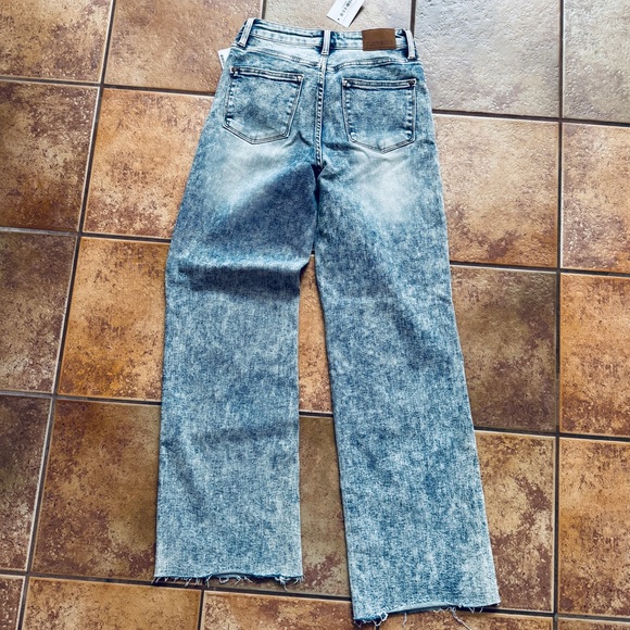 Judy Blue The It Girl Wide Leg Jeans - 7/28 - Picture 3 of 7